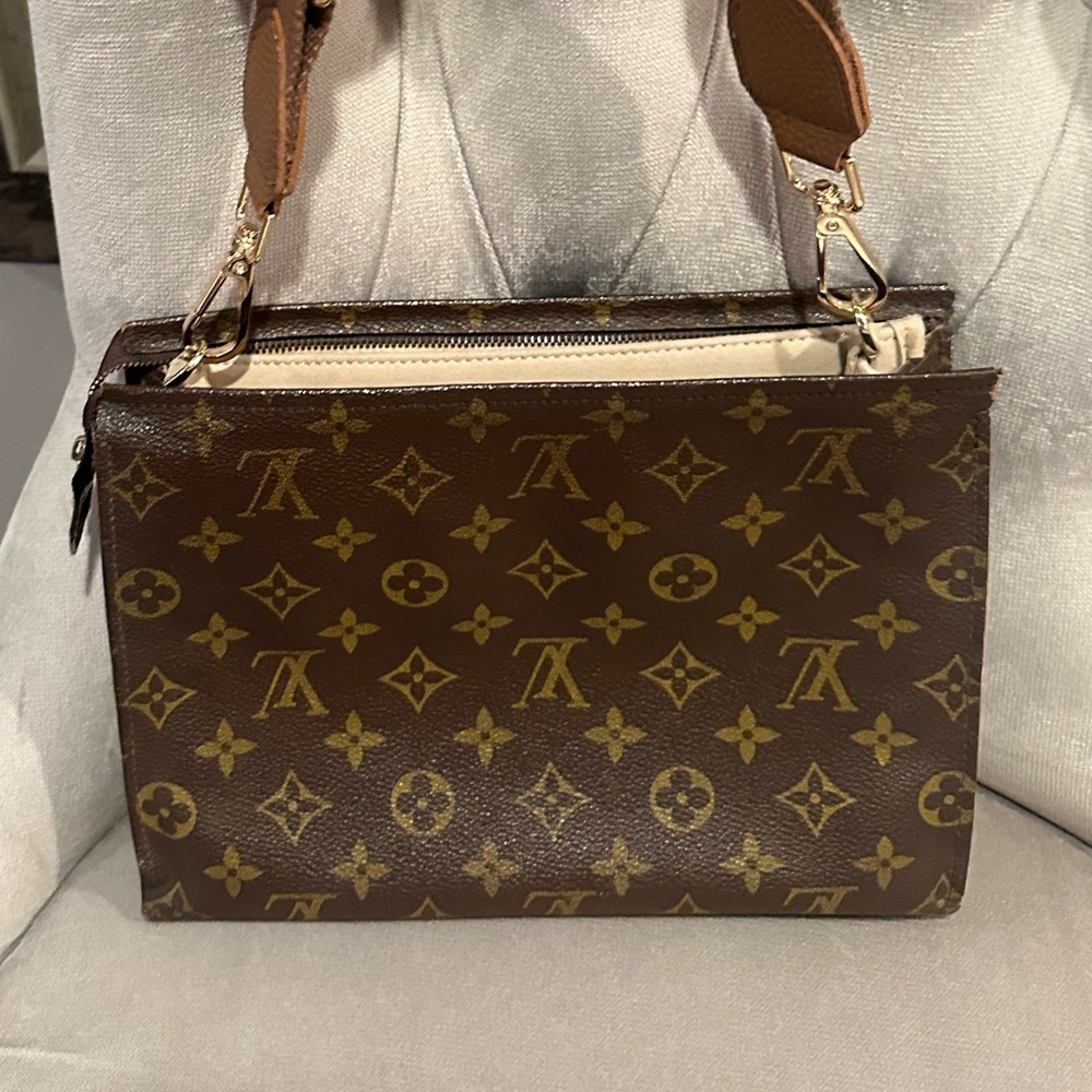 Louis Vuitton Toiletry 26 in Monogram Print